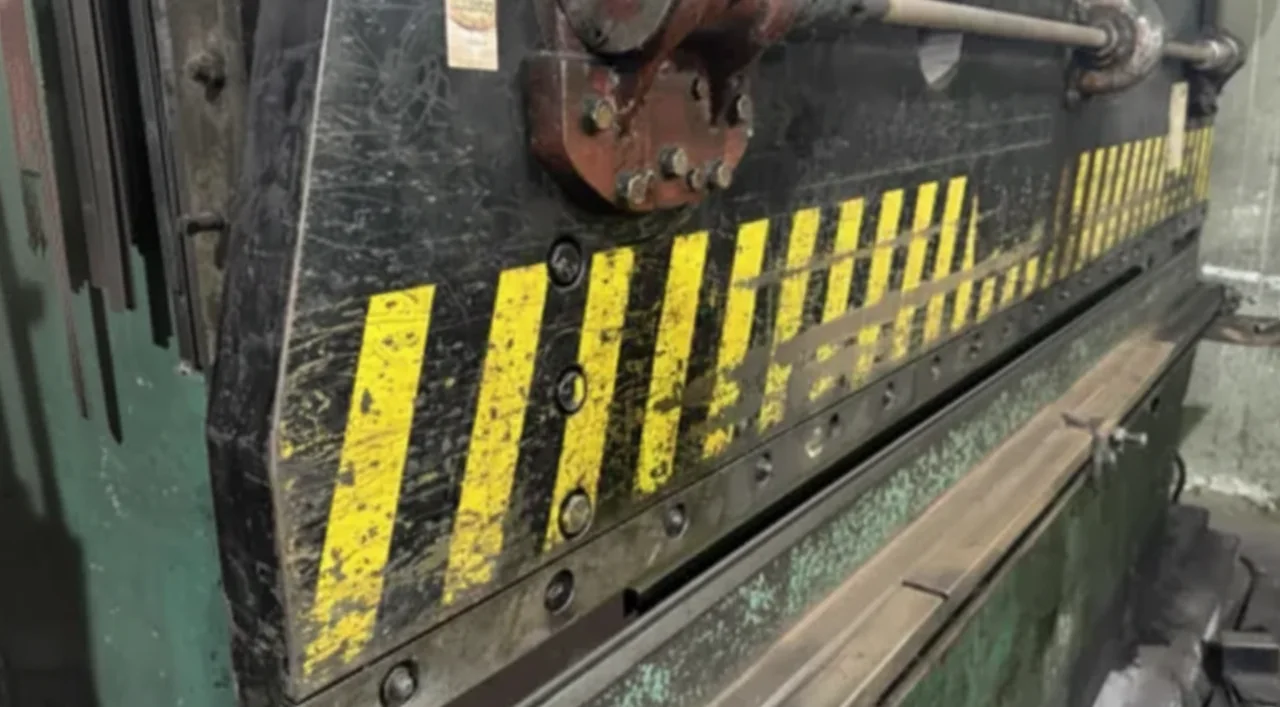 Plegadora hidráulica industrial